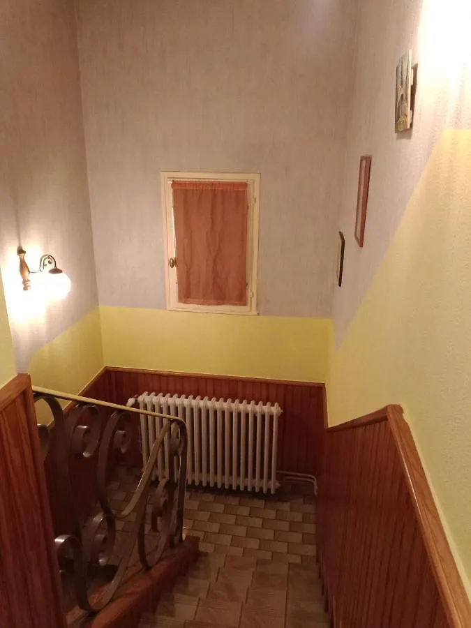 Maison Entiere Avec Parking, Garage Et Jardin Montlucon Holiday home
