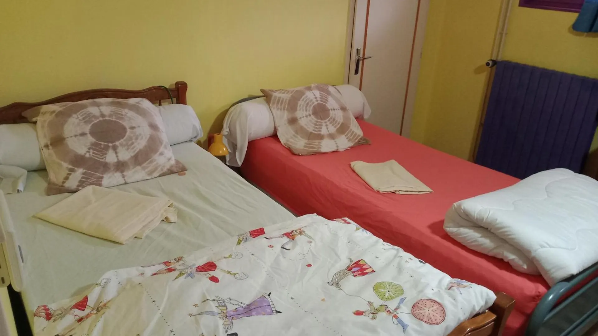 Maison Entiere Avec Parking, Garage Et Jardin Montlucon France