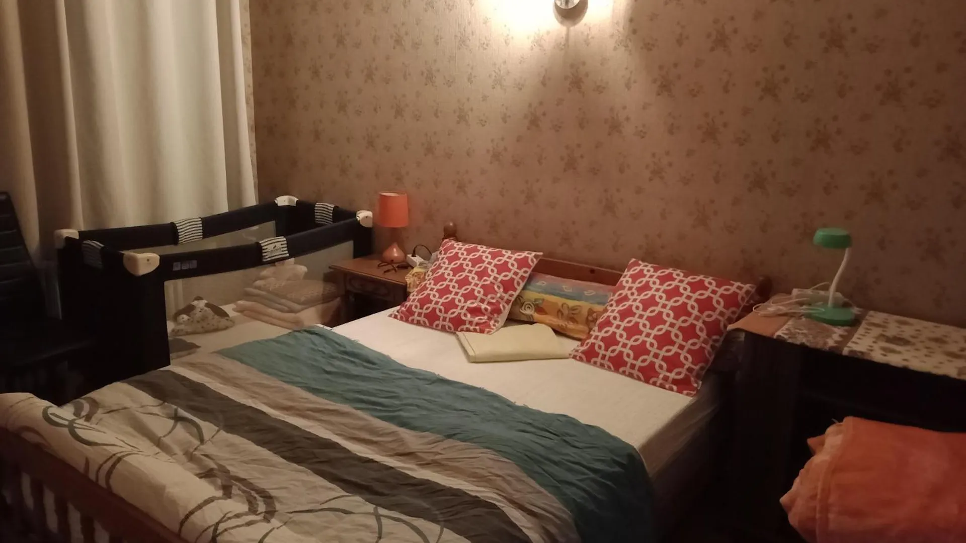 Maison Entiere Avec Parking, Garage Et Jardin Montlucon 0*,  France